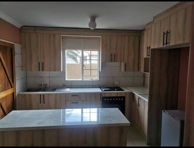 3 BEDROOM PROPERTY TO RENT IN ROSSLYN